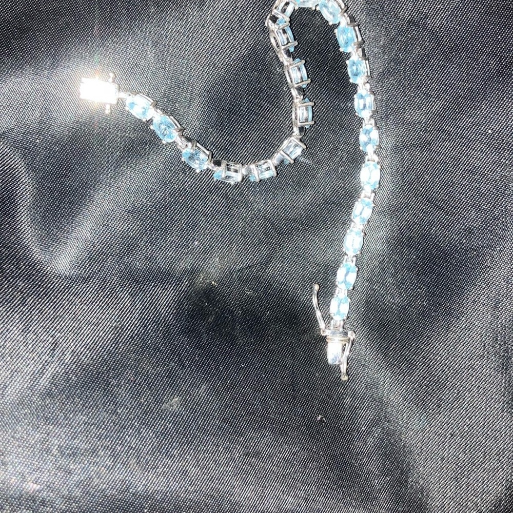 Elegant Silver 925 and Blue topaz  oval stone Bracelet